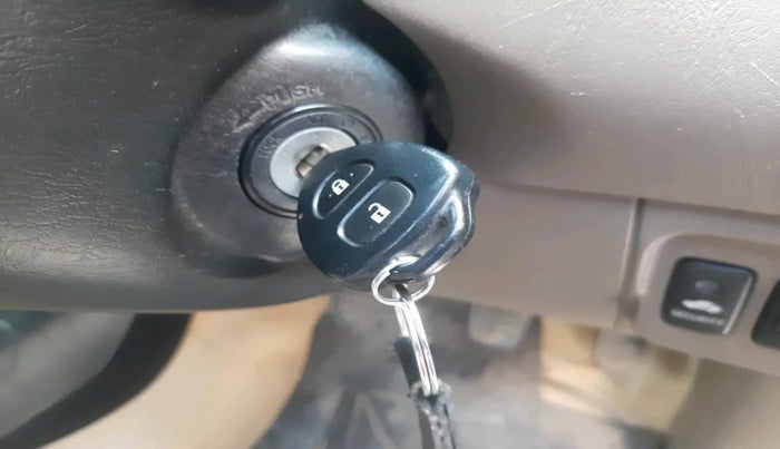 2016 Toyota Innova 2.5 GX 7 STR, Diesel, Manual, 1,87,326 km, interior