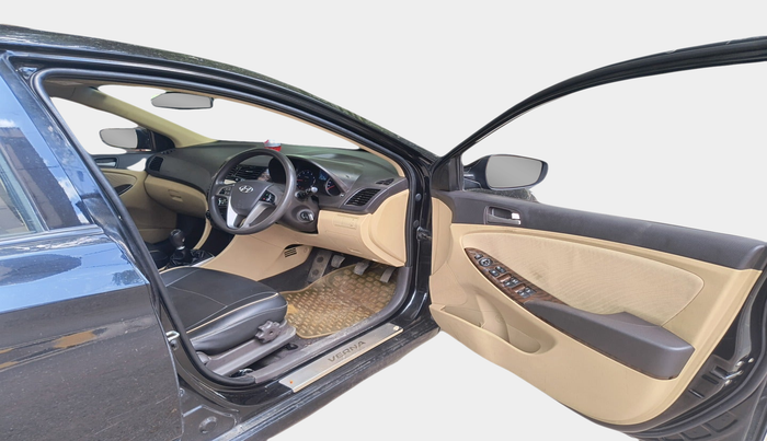 2017 Hyundai Verna 1.6 VTVT SX, Petrol, Manual, 1,54,197 km, interior