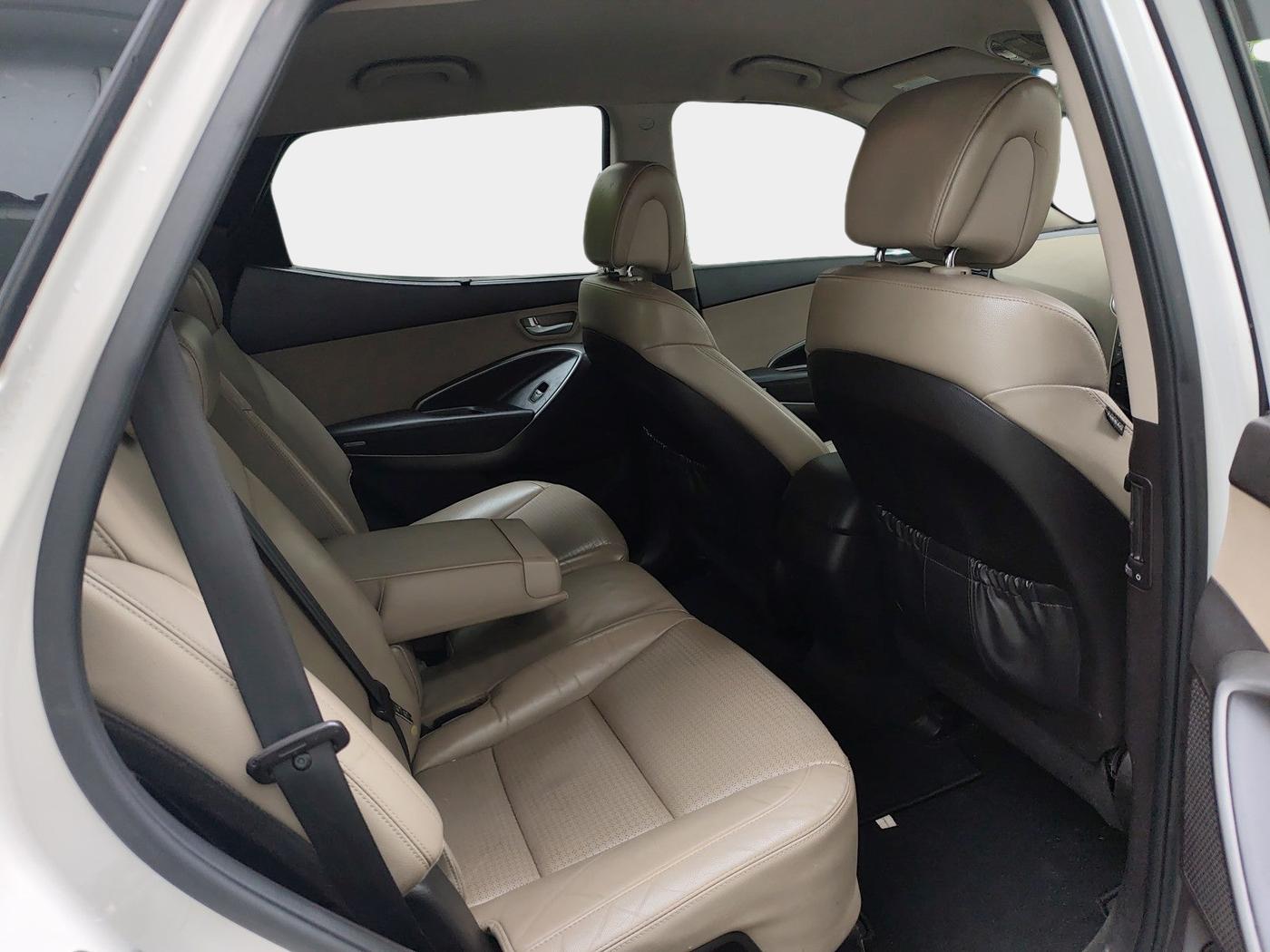 2015 Hyundai Santa Fe 4 WD AT, Diesel, Automatic, 2,28,000 km, interior