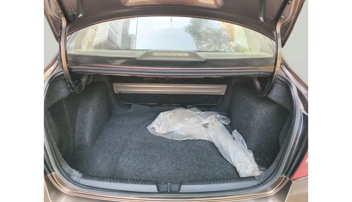 2014 Skoda Rapid 1.5 TDI CR AMBITION PLUS AT, Diesel, Automatic, 89,345 km, exterior