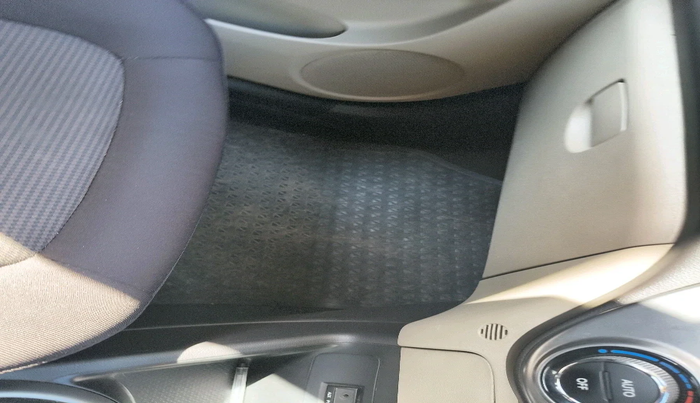 2013 Hyundai i20 SPORTZ 1.2, Petrol, Manual, 77,931 km, interior