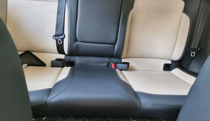 2023 Volkswagen VIRTUS TOPLINE TSI 1.0 MT, Petrol, Manual, 16,836 km, interior