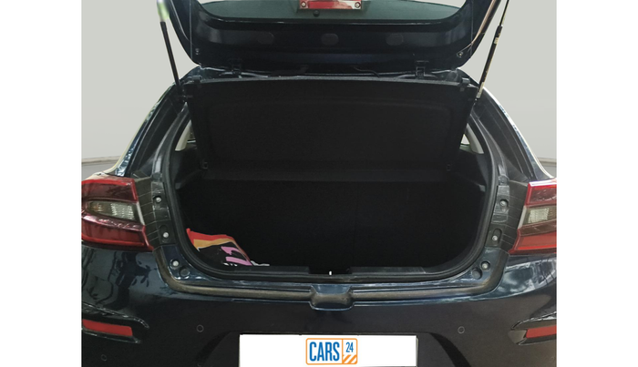 2024 Toyota Glanza V, Petrol, Manual, 7,128 km, exterior