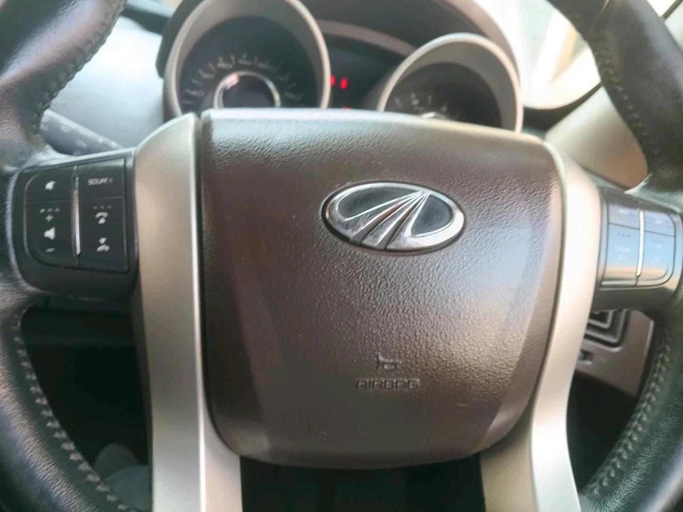 2012 Mahindra XUV500 W4, Diesel, Manual, 1,17,211 km, interior
