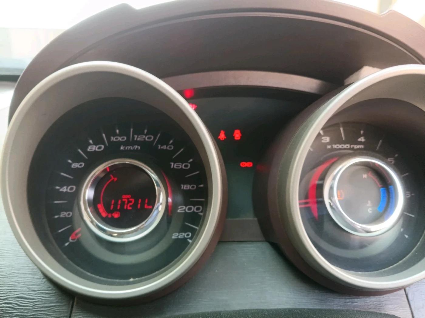 2012 Mahindra XUV500 W4, Diesel, Manual, 1,17,211 km, interior