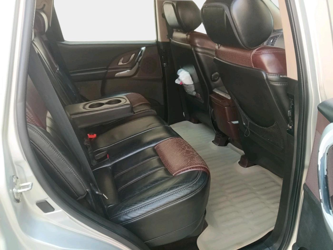 2012 Mahindra XUV500 W4, Diesel, Manual, 1,17,211 km, interior