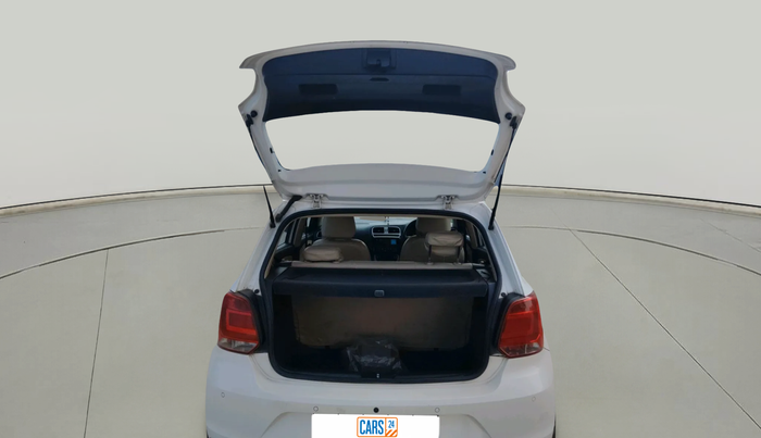 2014 Volkswagen Polo HIGHLINE1.5L, Diesel, Manual, 1,00,385 km, exterior