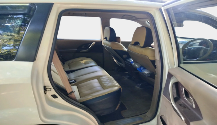 2014 Mahindra XUV500 W8, Diesel, Manual, 70,779 km, interior