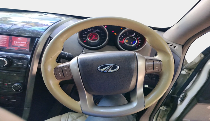 2014 Mahindra XUV500 W8, Diesel, Manual, 70,779 km, interior