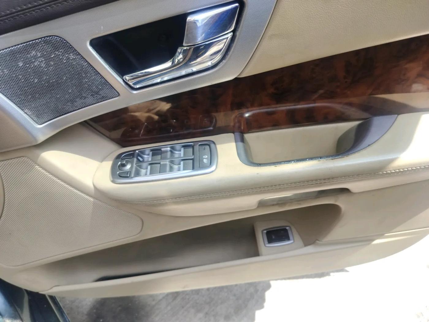 2012 Jaguar XF 3.0 DIESEL, Diesel, Automatic, 1,11,150 km, interior