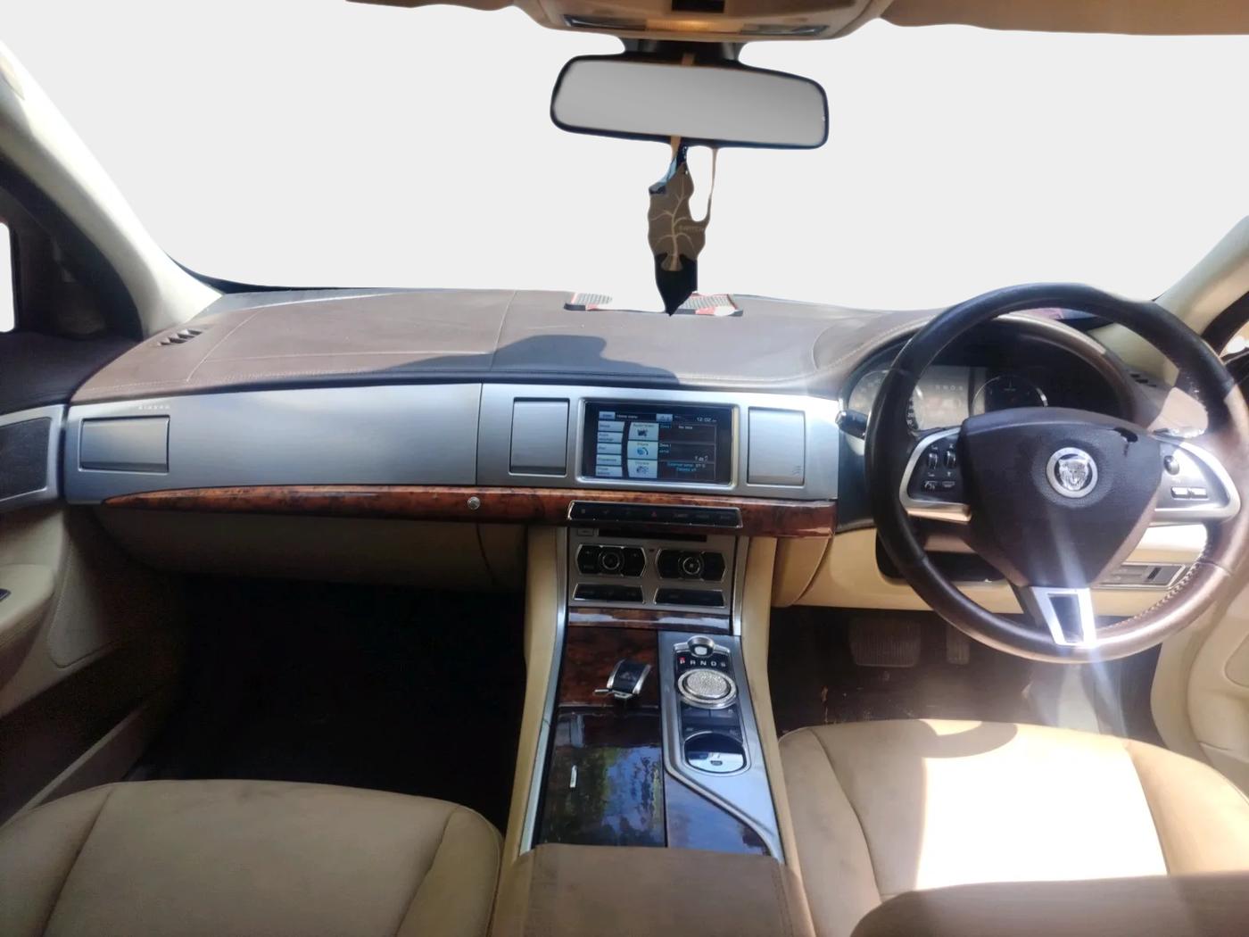 2012 Jaguar XF 3.0 DIESEL, Diesel, Automatic, 1,11,150 km, interior