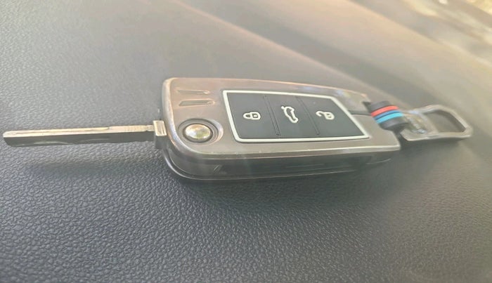 2022 Volkswagen TAIGUN HIGHLINE 1.0 TSI MT, Petrol, Manual, 56,334 km, interior