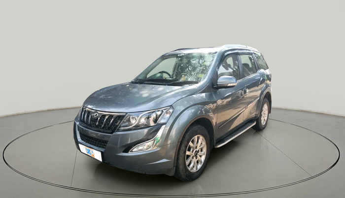 2016 Mahindra XUV500 W10, Diesel, Manual, 75,187 km, exterior