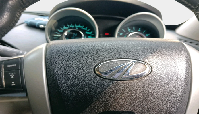 2016 Mahindra XUV500 W10, Diesel, Manual, 75,187 km, interior