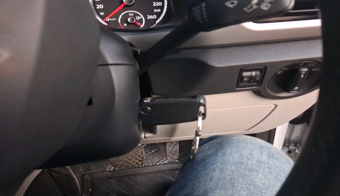 2022 Volkswagen TAIGUN HIGHLINE 1.0 TSI AT, Petrol, Automatic, 61,880 km, interior