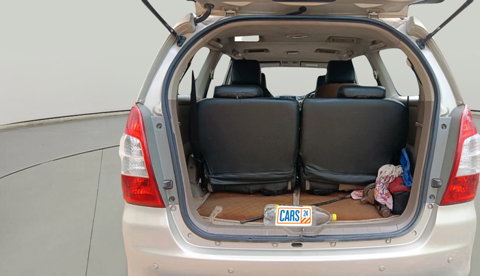 2015 Toyota Innova 2.5 VX 7 STR, Diesel, Manual, 1,09,399 km, exterior