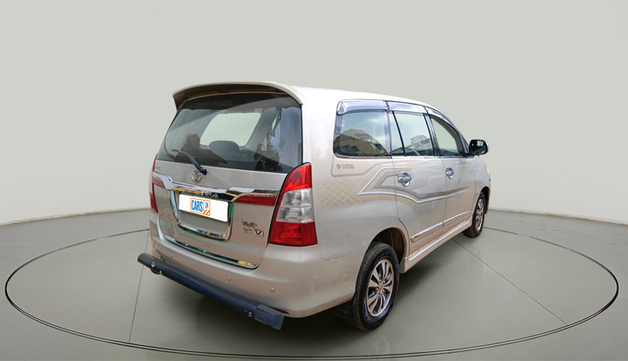 2015 Toyota Innova 2.5 VX 7 STR, Diesel, Manual, 1,09,399 km, exterior