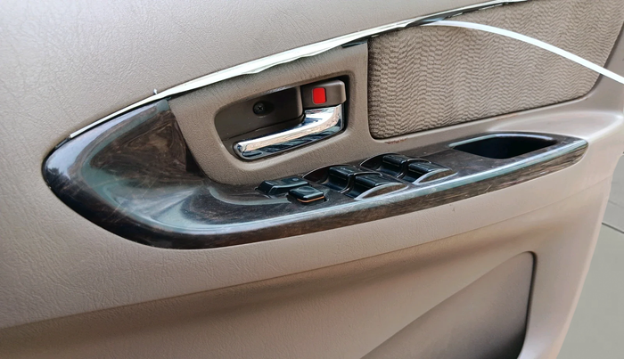 2015 Toyota Innova 2.5 VX 7 STR, Diesel, Manual, 1,09,399 km, interior