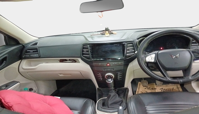 2023 Mahindra XUV300 W4 1.2 PETROL, Petrol, Manual, 11,903 km, interior