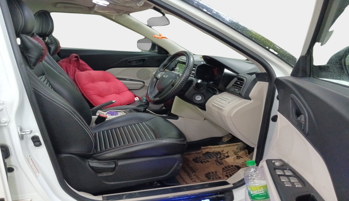 2023 Mahindra XUV300 W4 1.2 PETROL, Petrol, Manual, 11,903 km, interior