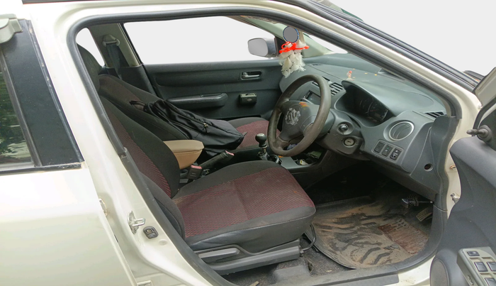 2011 Maruti Swift LXI, Petrol, Manual, 39,310 km, interior