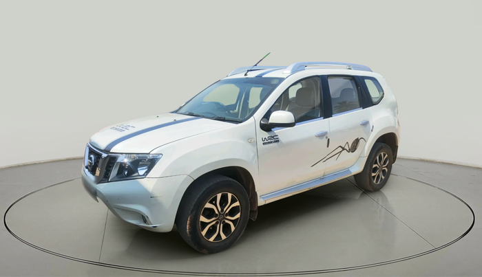 2014 Nissan Terrano XV D THP PREMIUM 110 PS, Diesel, Manual, 1,17,390 km, exterior
