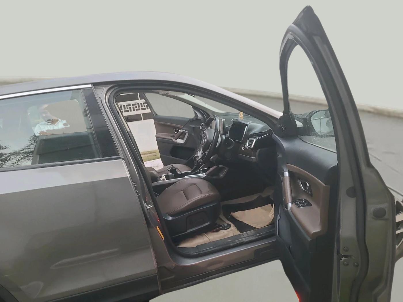 2020 Tata Harrier XZA PLUS 2.0L, Diesel, Automatic, 1,74,351 km, interior