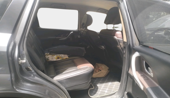 2015 Mahindra XUV500 W6, Diesel, Manual, 1,08,766 km, interior
