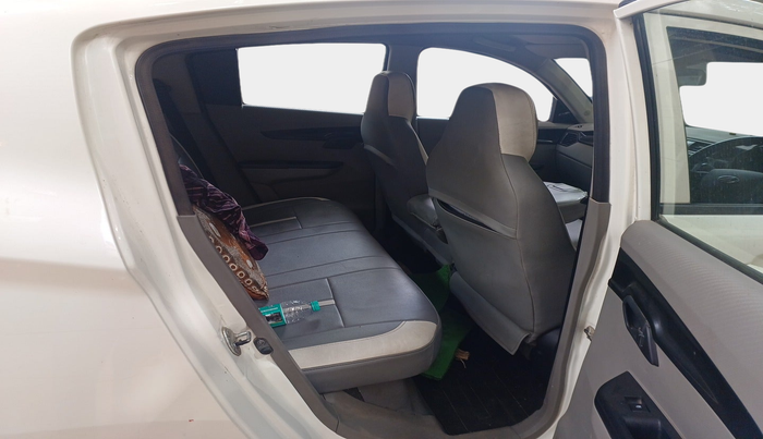 2016 Mahindra Kuv100 K4 D 6 STR, Diesel, Manual, 64,642 km, interior