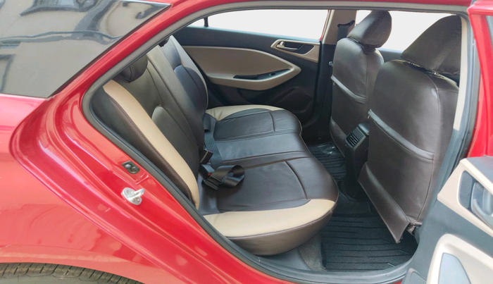 2016 Hyundai Elite i20 ASTA 1.2 (O), Petrol, Manual, 1,24,911 km, interior