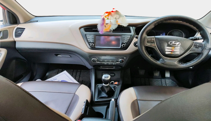 2016 Hyundai Elite i20 ASTA 1.2 (O), Petrol, Manual, 1,24,911 km, interior