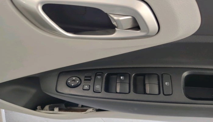 2023 Hyundai GRAND I10 NIOS SPORTZ AMT 1.2 KAPPA VTVT, Petrol, Automatic, 19,569 km, interior