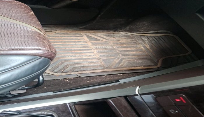 2013 Mahindra XUV500 W8, Diesel, Manual, 93,893 km, interior