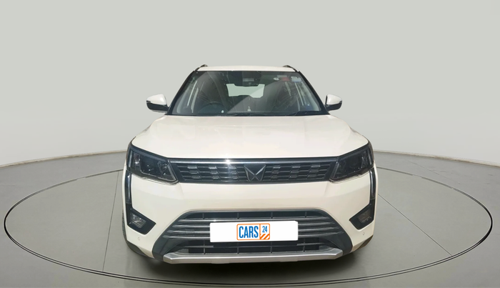 2023 Mahindra XUV300 W8 (O) 1.2 PETROL AMT, Petrol, Automatic, 9,736 km, exterior
