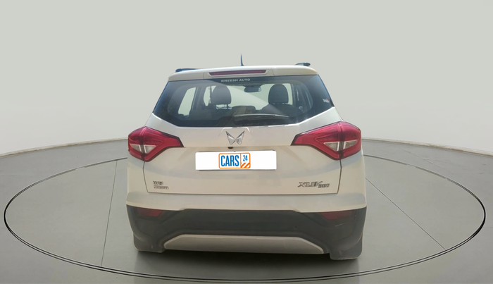 2023 Mahindra XUV300 W8 (O) 1.2 PETROL AMT, Petrol, Automatic, 9,736 km, exterior