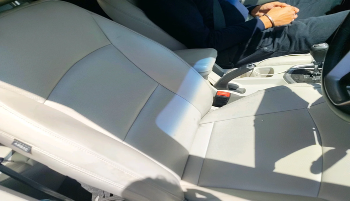 2023 Mahindra XUV300 W8 (O) 1.2 PETROL AMT, Petrol, Automatic, 9,736 km, interior