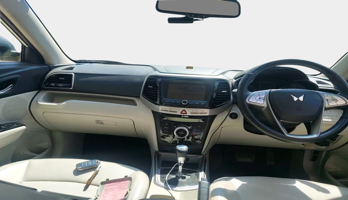 2023 Mahindra XUV300 W8 (O) 1.2 PETROL AMT, Petrol, Automatic, 9,736 km, interior