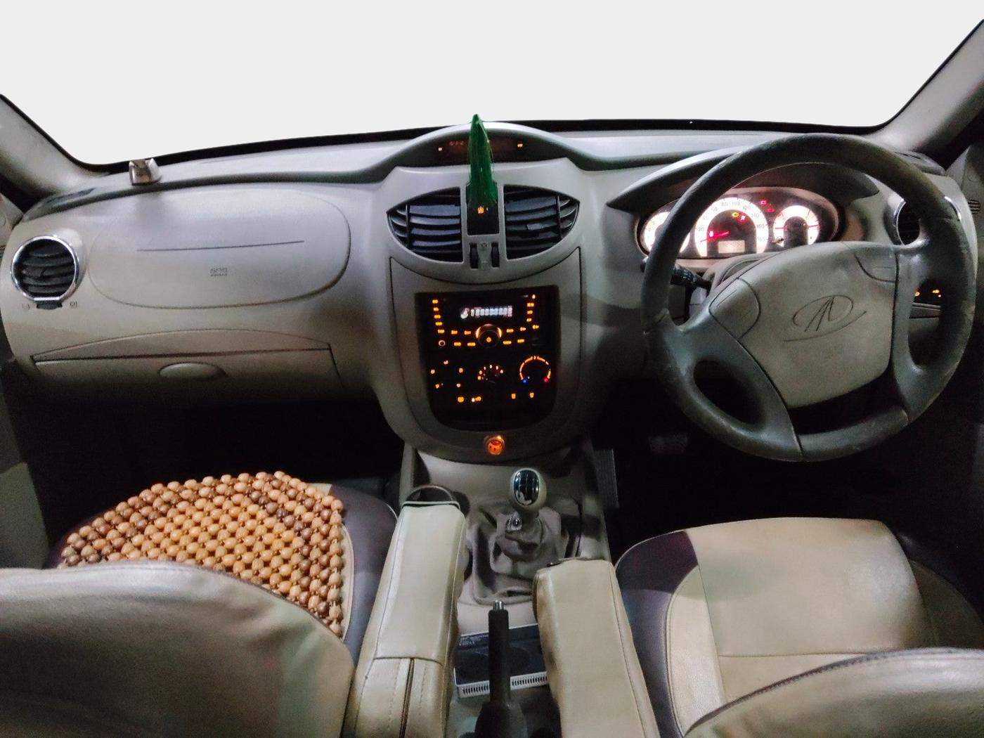 2013 Mahindra Quanto C8, Diesel, Manual, 80,627 km, interior
