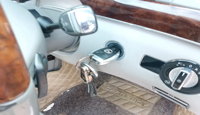 2010 Mercedes Benz S Class 350 CDI LONG BLUE EFFICIENCY, Diesel, Automatic, 1,07,023 km, interior