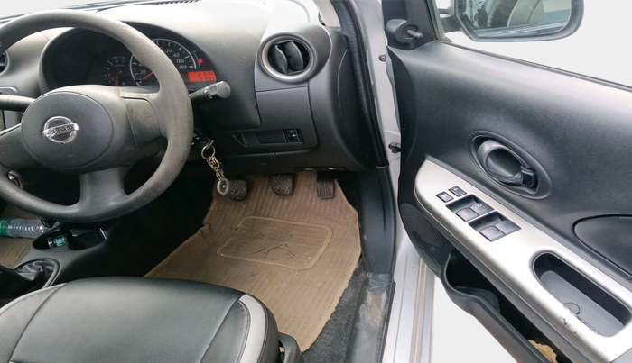 2016 Nissan Micra Active XL, Petrol, Manual, 61,695 km, interior