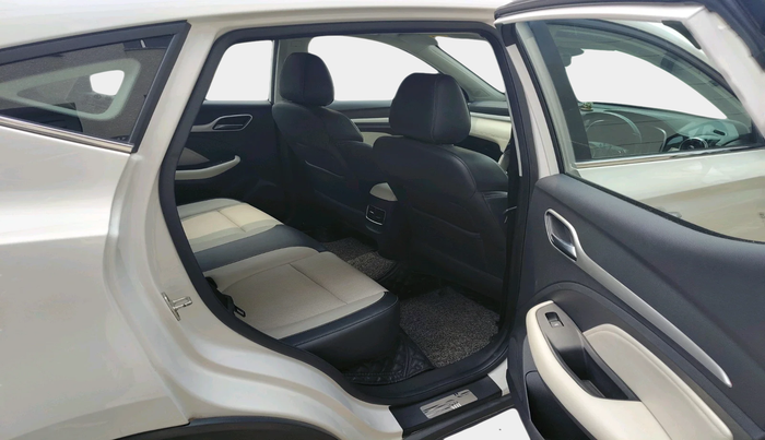 2022 MG ASTOR SMART 1.5 MT, Petrol, Manual, 37,689 km, interior