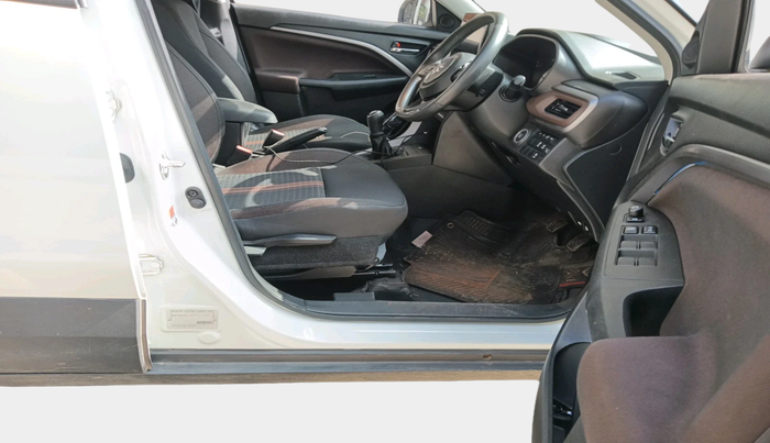 2024 Maruti BREZZA ZXI + SMART HYBRID, Petrol, Manual, 23,278 km, interior