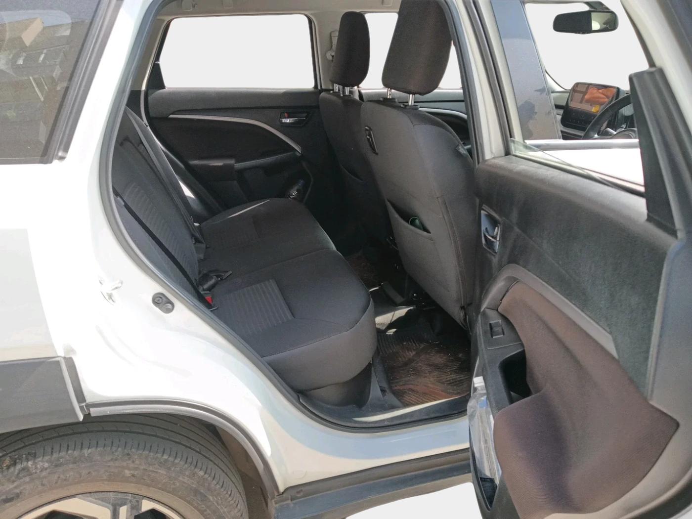 2024 Maruti BREZZA ZXI + SMART HYBRID, Petrol, Manual, 23,278 km, interior