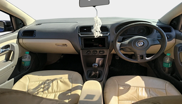 2012 Volkswagen Vento TRENDLINE 1.6, Petrol, Manual, 1,17,124 km, interior