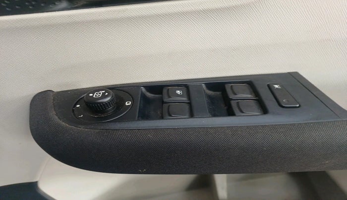 2023 Tata ALTROZ XZA + SUNROOF, Petrol, Automatic, 25,536 km, interior