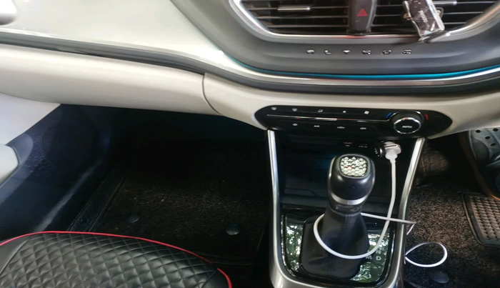 2023 Tata ALTROZ XZA + SUNROOF, Petrol, Automatic, 25,536 km, interior