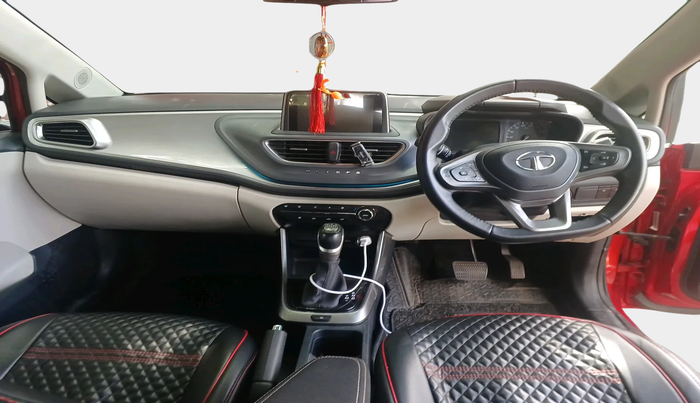 2023 Tata ALTROZ XZA + SUNROOF, Petrol, Automatic, 25,536 km, interior