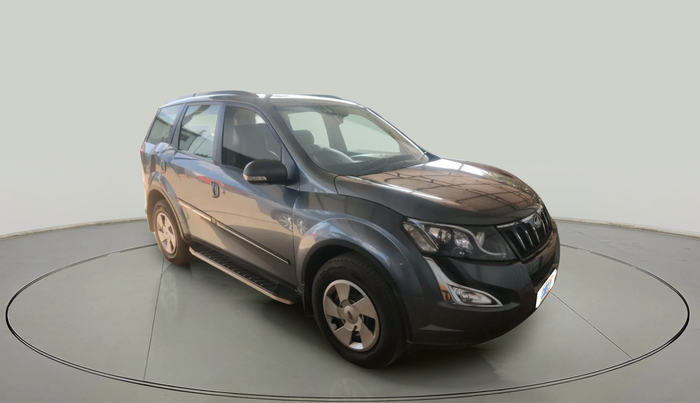2017 Mahindra XUV500 W6, Diesel, Manual, 88,107 km, exterior