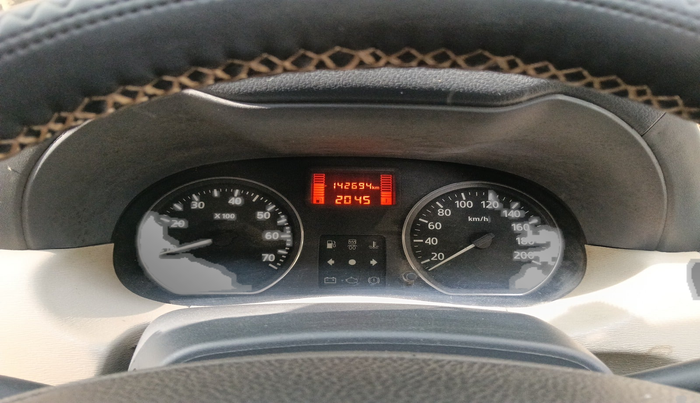 2014 Nissan Terrano XV D THP 110 PS, Diesel, Manual, 1,42,964 km, interior