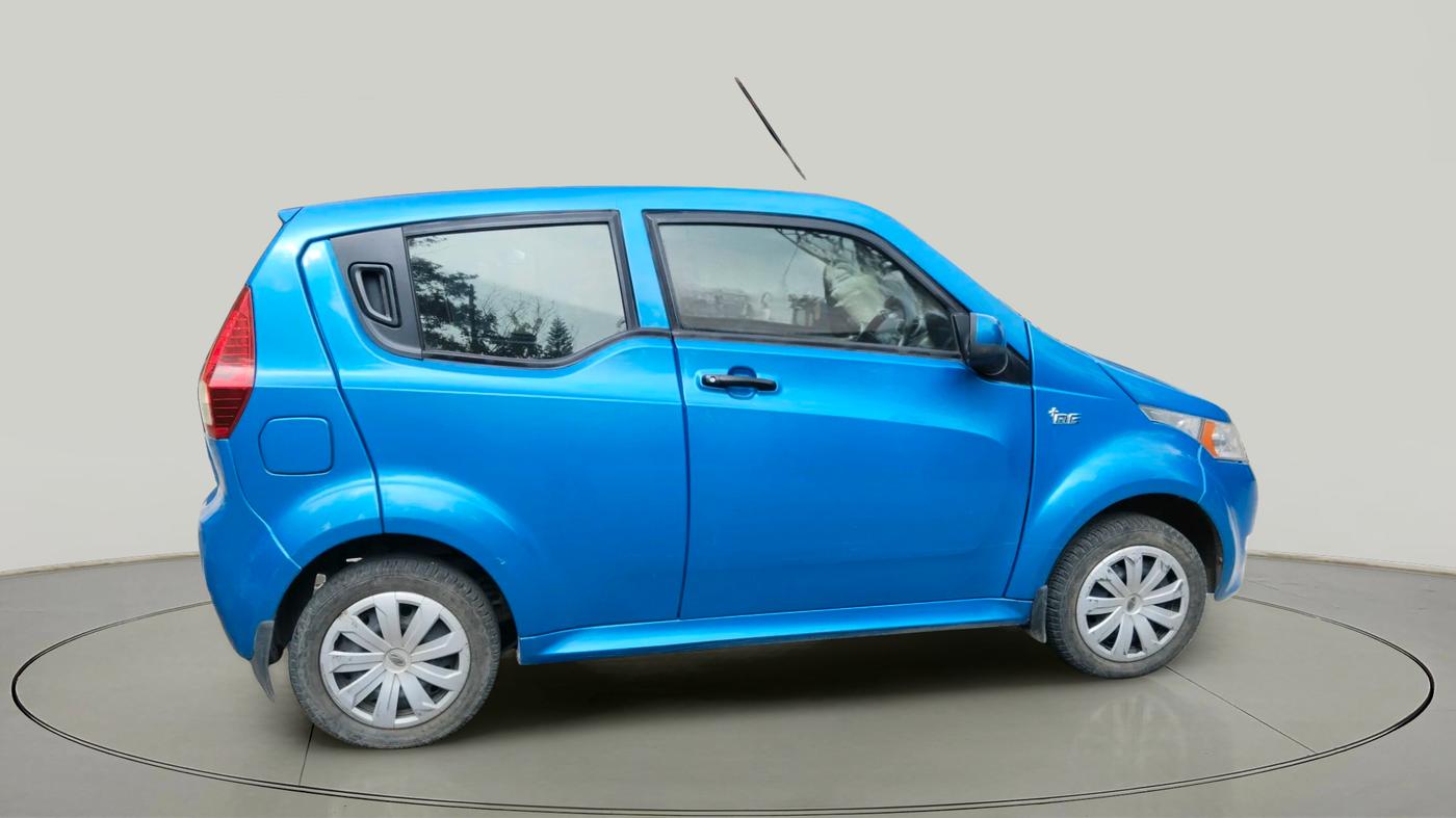2017 Mahindra E20 Plus P6, Electric, Automatic, 32,978 km, exterior